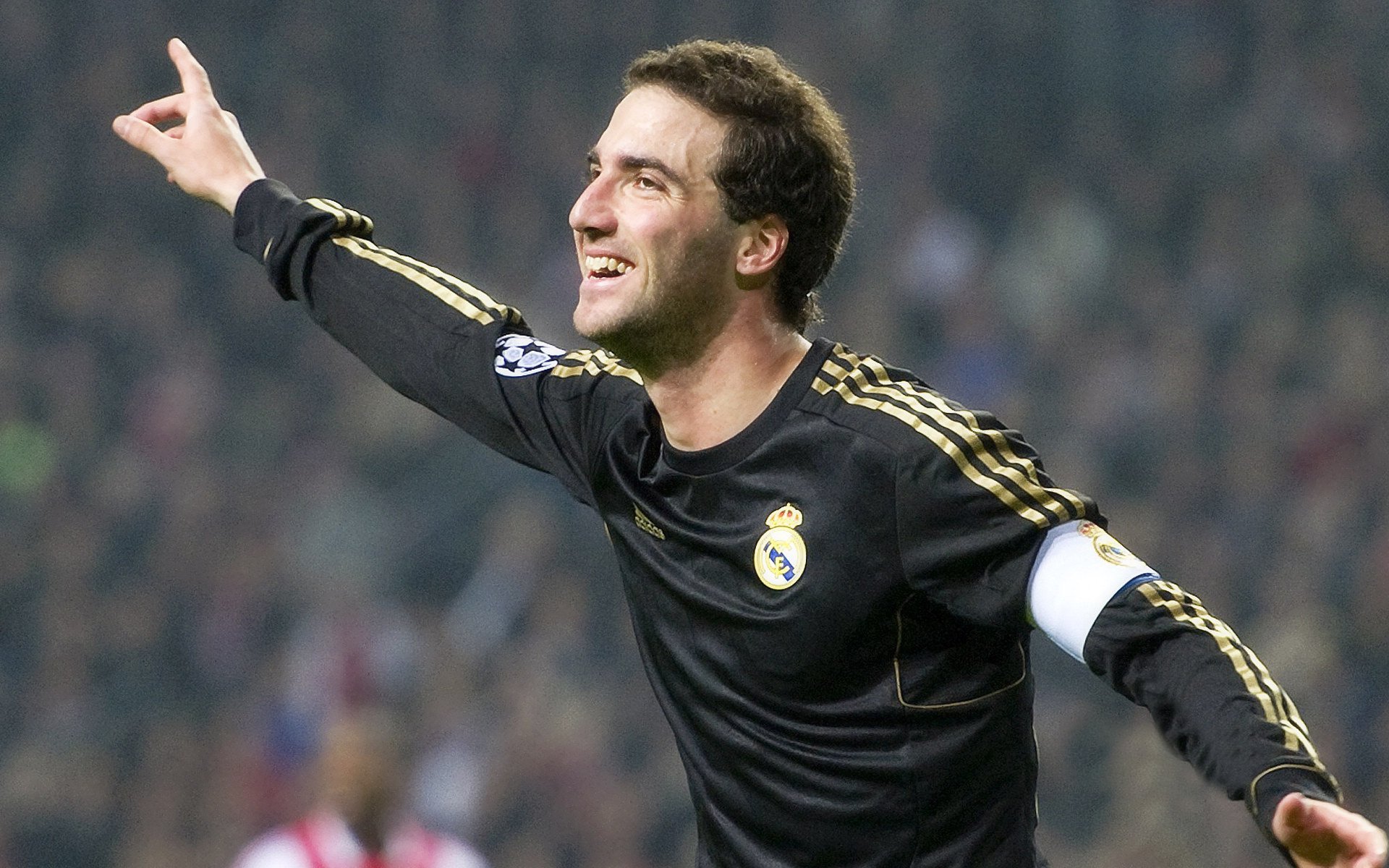 球迷电台：全民投票选出“年度最感人瞬间”，中国球迷投票全明星